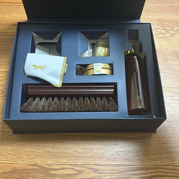 Mens Crossover Loafer by Wolf and Shepherd! Gently used w/ unused Shoe Care Kit - Picture 10 of 10